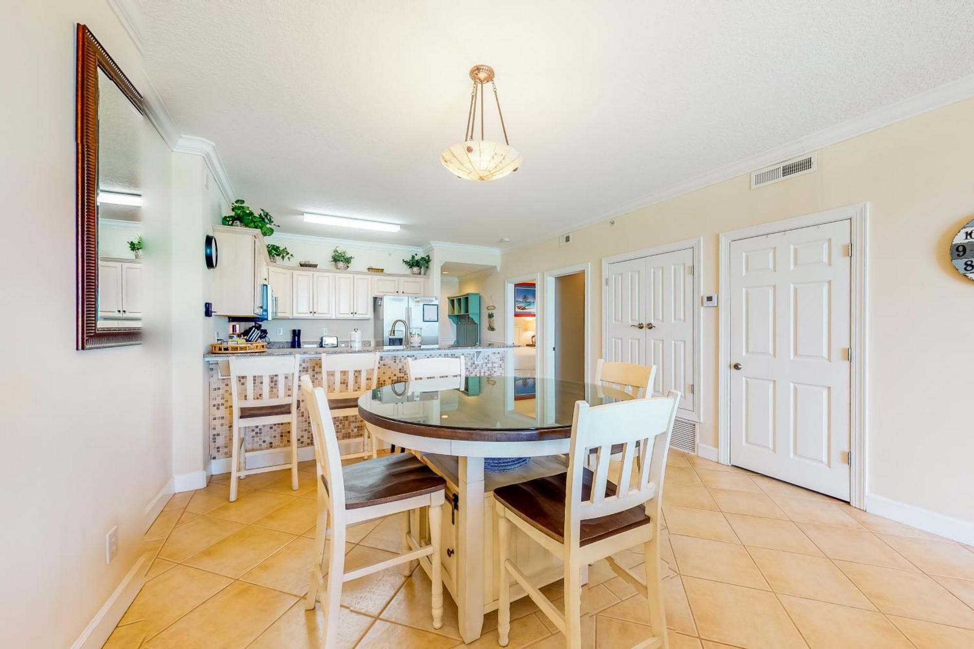 Emerald Isle Panama City Beach Rom bilde