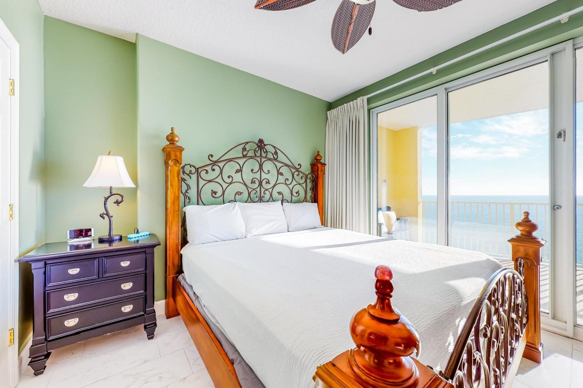 Emerald Isle Panama City Beach Rom bilde